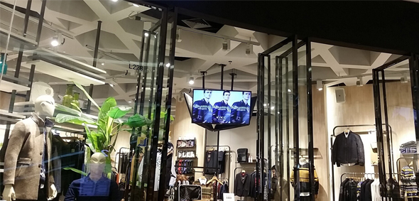 服裝店廣告機應用案例